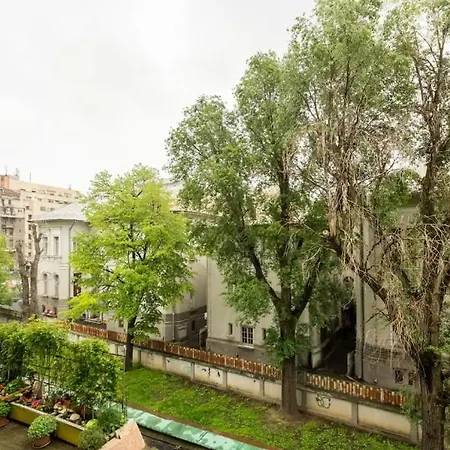 Apartment Charming & 1br Ap 2 Balconies -old Town