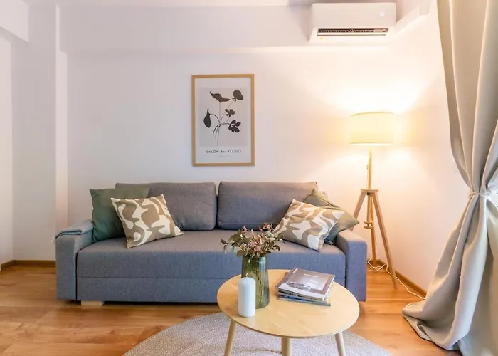Apartment Charming & 1br Ap 2 Balconies -old Town