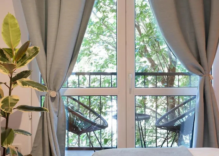 Charming & 1br Ap 2 Balconies -old Town * Bucharest