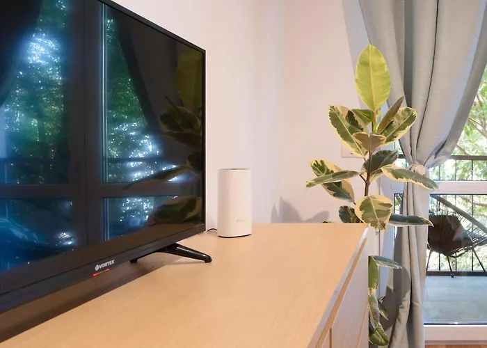 Charming & 1br Ap 2 Balconies -old Town Apartment *