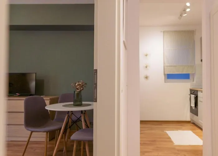 Apartment Charming & 1br Ap 2 Balconies -old Town *