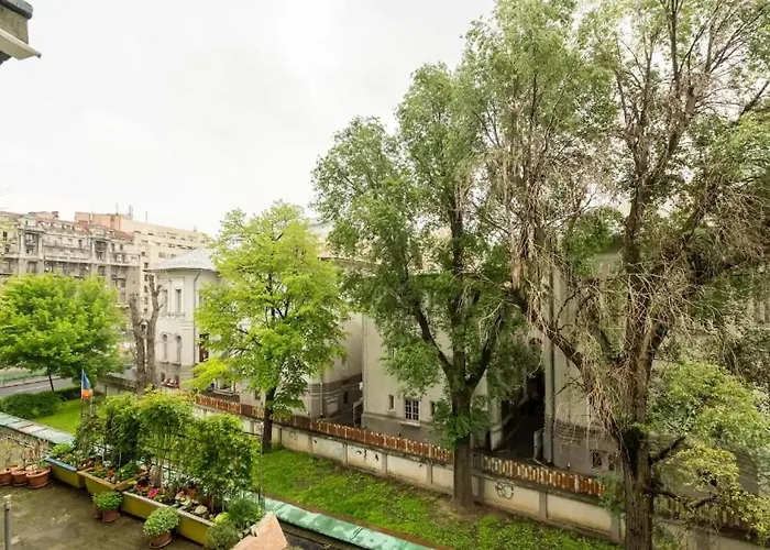 Apartment Charming & 1br Ap 2 Balconies -old Town