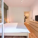 Charming & 1br Ap 2 Balconies -old Town Bucharest