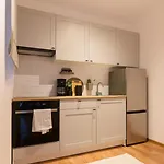 Charming & 1br Ap 2 Balconies -old Town Apartment Bucharest