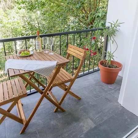 Charming & 1br Ap 2 Balconies -old Town 아파트 *