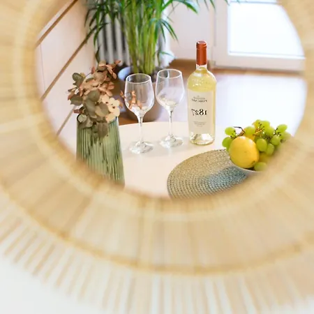 Charming & 1br Ap 2 Balconies -old Town * Boekarest