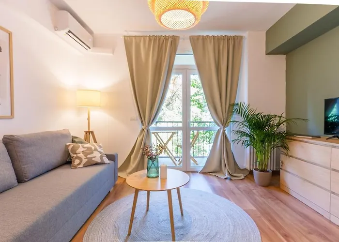 아파트 Charming & 1br Ap 2 Balconies -old Town