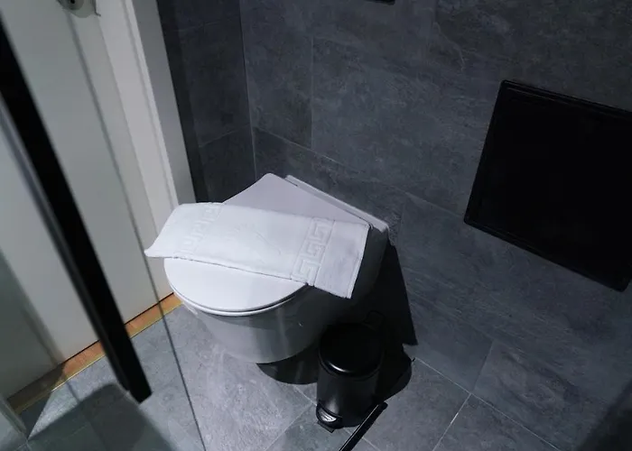 Charming & 1br Ap 2 Balconies -old Town