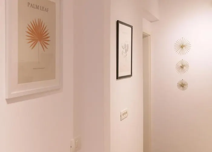 Charming & 1br Ap 2 Balconies -old Town アパート *