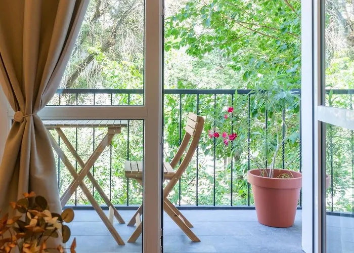 Charming & 1br Ap 2 Balconies -old Town