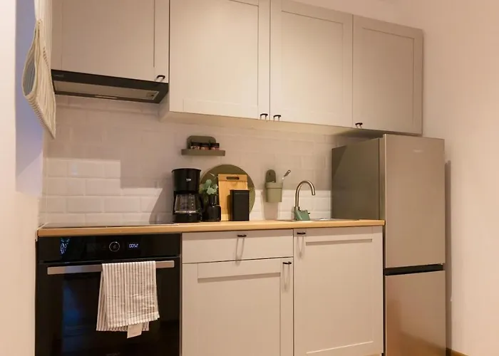 Charming & 1br Ap 2 Balconies -old Town Apartman Bukarest