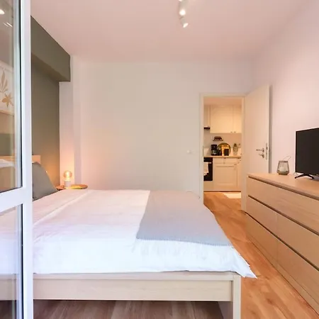 Charming & 1br Ap 2 Balconies -old Town Bucarest