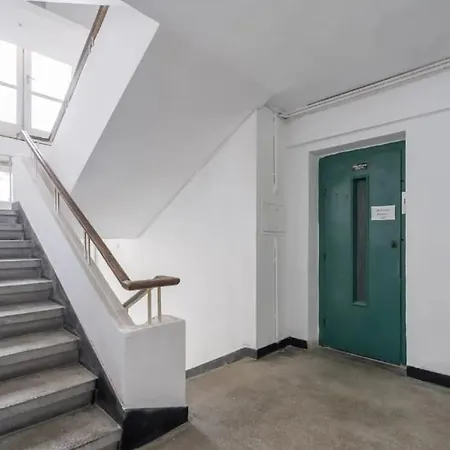 Charming & 1br Ap 2 Balconies -old Town Bucarest