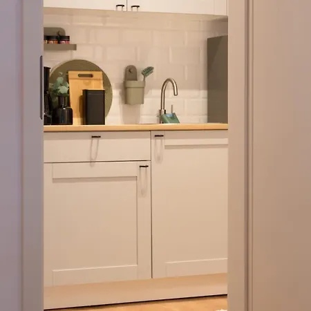 Charming & 1br Ap 2 Balconies -old Town