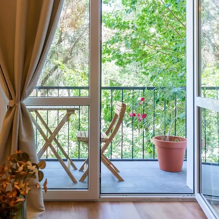 Charming & 1br Ap 2 Balconies -old Town